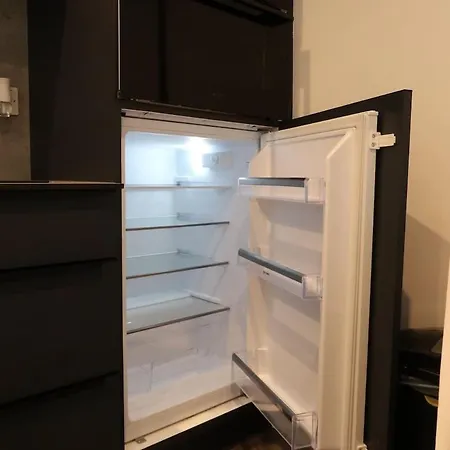 Recently Refurbished Town Centre Flat