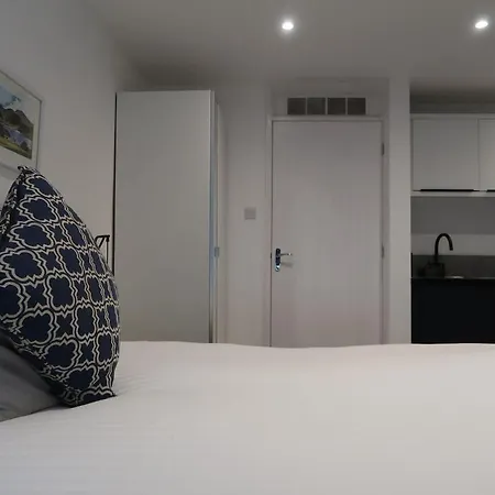Recently Refurbished Town Centre Flat